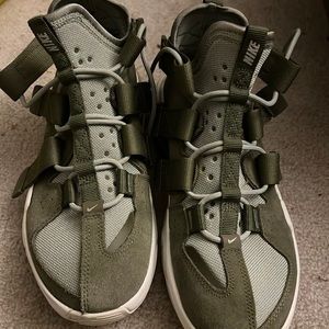 Nike Air Max Edge 270